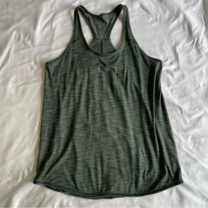 lululemon Essential Tank in Heathered Deep Green Size 4